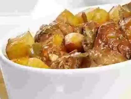 Cordero guisado con patatas y salsa de verduras